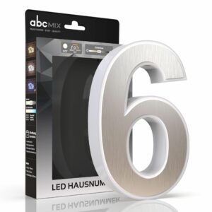 Das Cover für die LED Hausnummer 5 ist aus rostfreiem Edelstahl und wird auf die Leuchtseite der LED-Hausnummer geklebt. Die Edelstahl Abdeckung hat eine Höhe von 1 mm und hat rückseitig einen doppelseitigen Klebestreifen (3M) mit einer Dicke von 0,5 mm. Nach dem korrekten Ankleben beträgt der Abstand zwischen dem Rand der Metallabdeckung und der LED-Hausnummer 2 mm. Das Licht wird durch diesen 2 mm breiten Spalt abgegeben. Die Konturen des Covers werden durch das Licht der LED-Hausnummer deutlich abgezeichnet. Tagsüber hat die dreidimensionale Hausnummer ein metallisches Aussehen. Bei Dunkelheit und eingeschalteter LED-Hausnummer zeichnen Lichtlinien die Metallabdeckung nach. Die Hausnummer ist bei Dunkelheit deutlich identifizierbar. Diese LED Hausnummer 5 ist mit der Schutzart IP65 ausgestattet und verfügt 3 einstellbare Lichtfarben. Wählen Sie zwischen Warmweiß (2700K), Neutralweiß (4000K) und Kaltweiß (6500K). Die Lichtfarbe können Sie mit einem Schalter frei wählen und nach belieben einstellen oder ändern. Aufgrund der Schutzart ist diese LED Hausnummer für Aussenanwendungen geeignet, die Hausnummer ist gegen Strahlwasser aus allen Richtungen geschützt und außerdem staubdicht. Für die Inbetriebnahme der LED Hausnummern benötigen Sie ein passendes LED Netzteil, oder eine Grundplatte / Montageplatte, hier ist das Netzteil mit Schaltern schon integriert. Grundplatten bieten wir in anthrazit und in weiß an. Das Netzteil mit Schalter ist bei jeder Grundplatte im Lieferumfang enthalten. Die LED Hausnummer hat eine Höhe von 15 cm und wird mit einem 50 cm langen Anschlusskabel geliefert. Schriftart ist Arial Bold. Für die einfache und direkte Montage an einer Hauswand ist folgendes Zubehör im Lieferumfang enthalten: Montageschablone mit Klebestreifen Abstandshalter Flügelmutter Gewindestange mit 50 cm Anschlußkabel Montage der LED Hausnummern Das 50 cm lange Anschlusskabel wird am 4-fach Verteiler des Netzteils wasserdicht (Schutzart IP65) angeschlossen.Unsere LED Hausnummern werden im modernen Spritzgussverfahren hergestellt. Im Gehäuse der LED-Hausnummernleuchte ist eine Platine mit CCT LEDs untergebracht. Die leuchtende LED Hausnummer überzeugt mit einem geringen Stromverbrauch und einer langen Lebensdauer. Montage der LED Hausnummer ohne Grundplatte Es gibt 2 Möglichkeiten die LED Hausnummer zu montieren. Bei der Standardvariante wird die LED Hausnummer direkt im Mauerwerk befestigt. Die Hausnummern und Buchstaben verfügen auf der Rückseite über eingebaute Gewinde. Dabei werden die zum Lieferumfang gehörenden Gewindestangen direkt hinten in das Gewinde hineingeschraubt und in die Bohrlöcher im Mauerwerk hineingesteckt. Eine Schablone gehört ebenfalls zum Lieferumfang. Bohren Sie vorher die Löcher und füllen Sie diese mit Silikon aus. Stecken Sie danach die Gewindestangen die Sie bereits in die Hausnummer hineingedreht haben, in das Mauerwerk. Bedenken Sie dabei, daß Sie nicht nur für die Gewindestangen ein Loch bohren müssen, sondern auch für die Stromversorgung. Montage der LED Hausnummer mit Grundplatte Die leuchtenden LED Hausnummern können auch mit einer Grundplatte (als Zubehör erhältlich) an eine Hauswand montiert werden. Kabel, 4-fach Stecker, LED Netzteil und Schalter verschwinden unsichtbar hinter dieser Grundplatte. Bitte achten Sie darauf, dass die Breite der Grundplatte abhängig von ihrer Hausnummer ist, also von der Anzahl der Zahlen und Buchstaben.