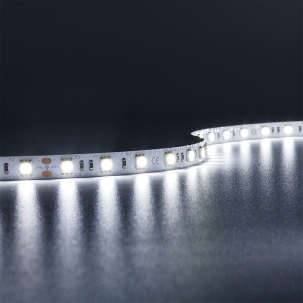 LED Streifen kaltweiß 6000 Kelvin 24 Volt 5 Meter 14,4W/m 60LED/m 10mm IP20